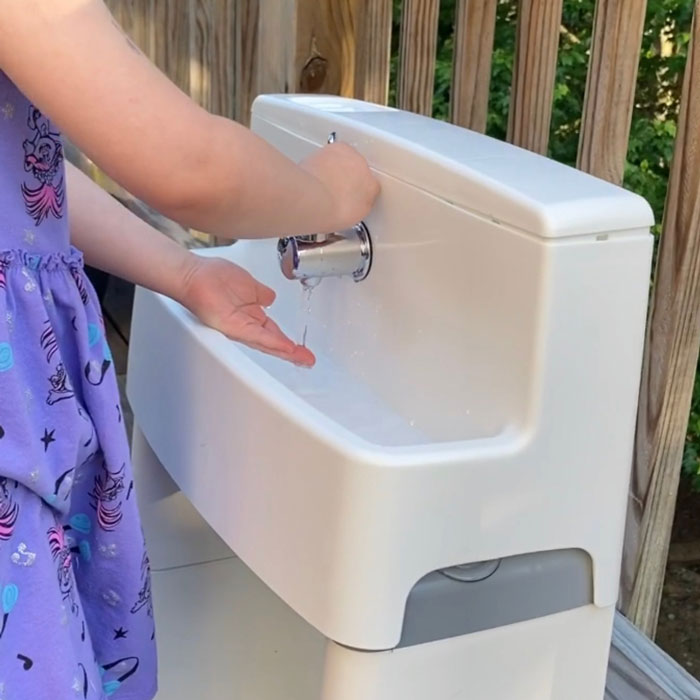 Delta children sink cropped