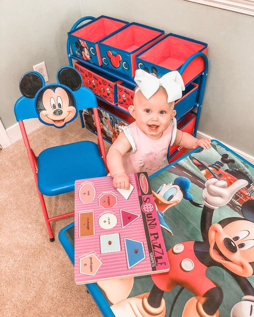 RæTurn　Mickey family セット Mickey Mouse 4-Piece Kids Furniture Set - Delta Children