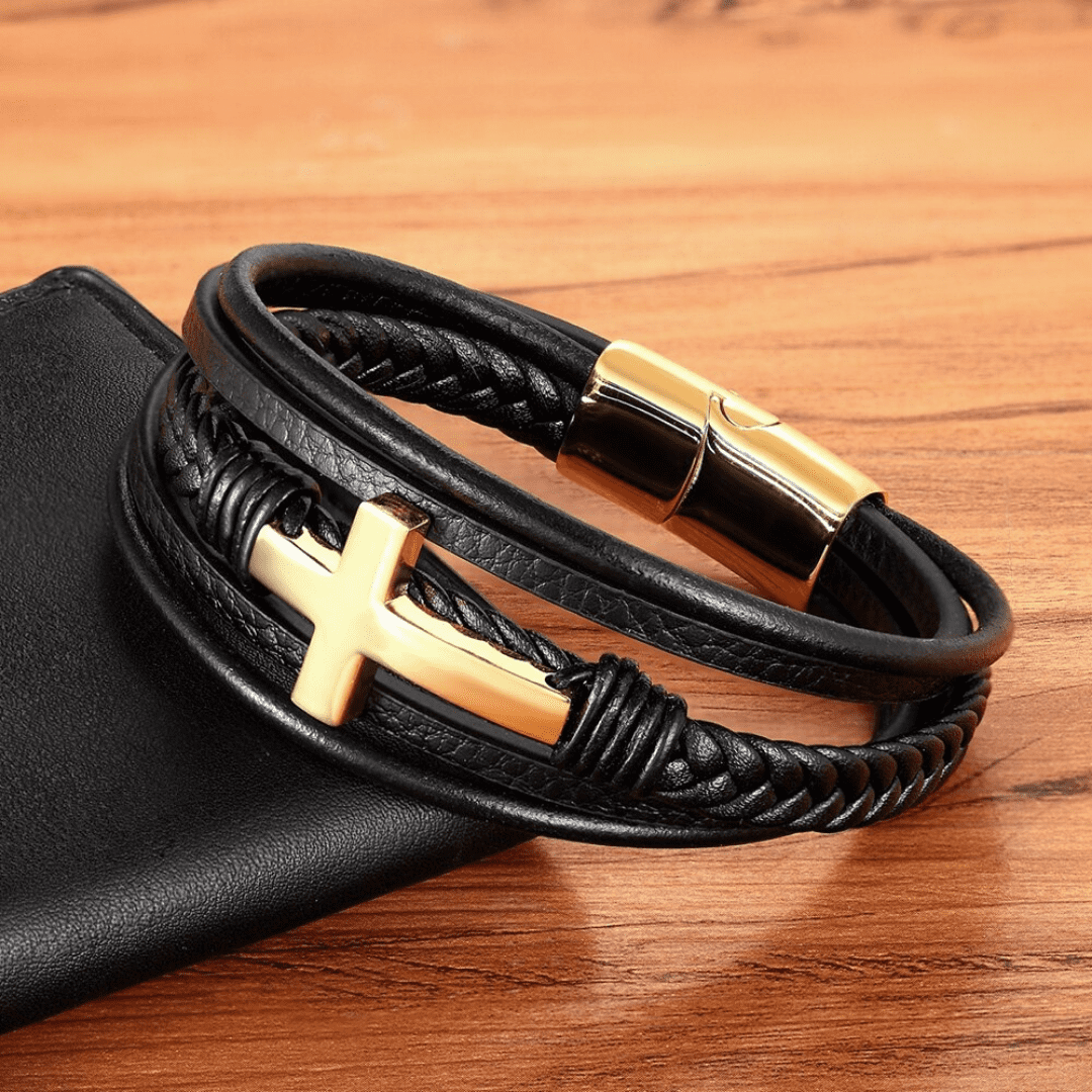 Pulseira de couro barata, pulseira cruz, pulseira com cruz, pulseira cruz da fé, pulseira medalha das duas cruzes, pulseira de cruz, pulseira crucifixo, pulseira com crucifixo, pulseira medalha de sao bento, pulseira masculina cruz, pulseira com cruz masculina, pulseira de cruz feminina, pulseira com cruz feminina, pulseira de cruz masculina, pulseira masculina com cruz, pulseira de crucifixo, bracelete cruz
