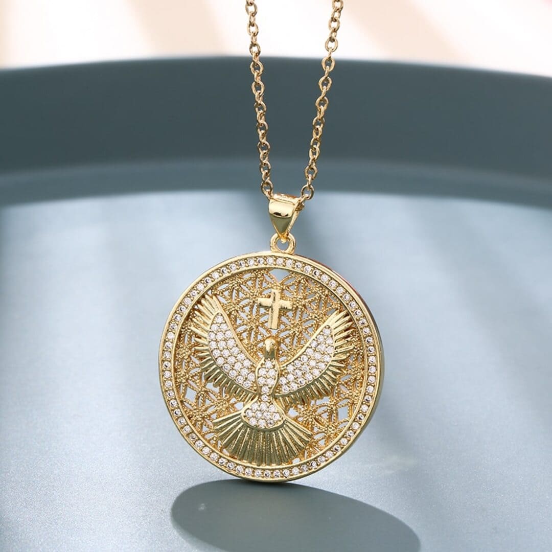 Amuleto Santíssima Trindade - Banhado a Ouro 18K Amuleto Santíssima Trindade - Banhado a Ouro 18K