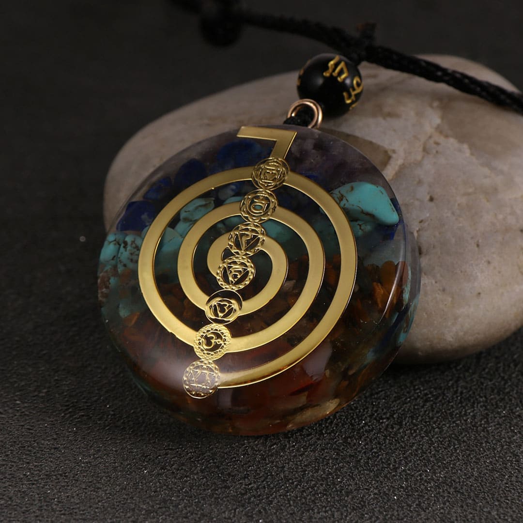 Orgonite Círculo Energético – Proteção e Equilíbrio Corporal; 7 Chakras; Reiki; Meditação; Pedra Terapêutica; Unissex. Orgonite Círculo Energético – Proteção e Equilíbrio Corporal; 7 Chakras; Reiki; Meditação; Pedra Terapêutica; Unissex.