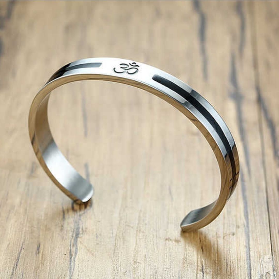 pulseira masculina, bracelete masculino, acessório masculino, aço inoxidável, antialérgico, pulseira clássica, acessório clássico, bracelete clássico, pulseira minimalista, acessório minimalista, bracelete minimalista, símbolo do om, símbolo do ohm