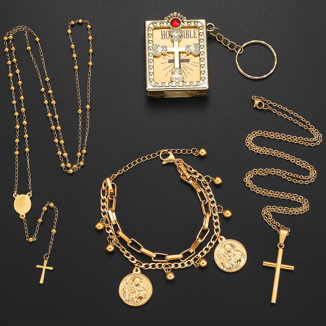 pulseira feminina, crucifixo feminino, crucifixo, terço feminino, terço, são bento, acessório feminino, conjunto feminino, fé, devoção, espiritualidade, energia espiritual, semijoia, banhado a ouro 18k, aço cirúrgico, antialérgico, bíblia sagrada, proteção