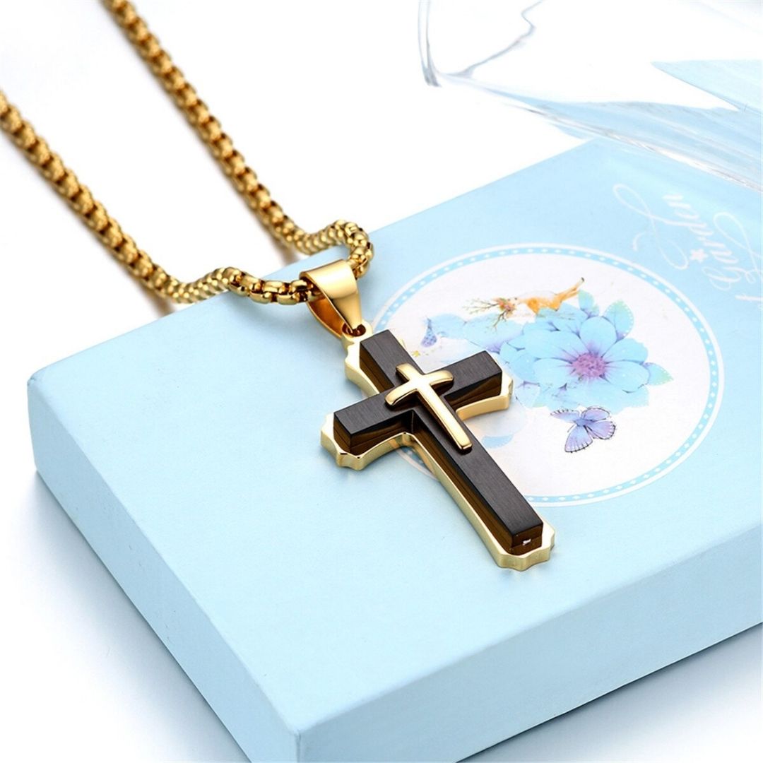 Crucifixo premium, colar masculino, moda masculina, crucifixo religioso, crucifixo moderno, fé cristã, religião, banhado a ouro 18, acessório premium,  semijoia de luxo, homem moderno, look masculino, acessórios masculinos, Jesus, Deus, semijoias