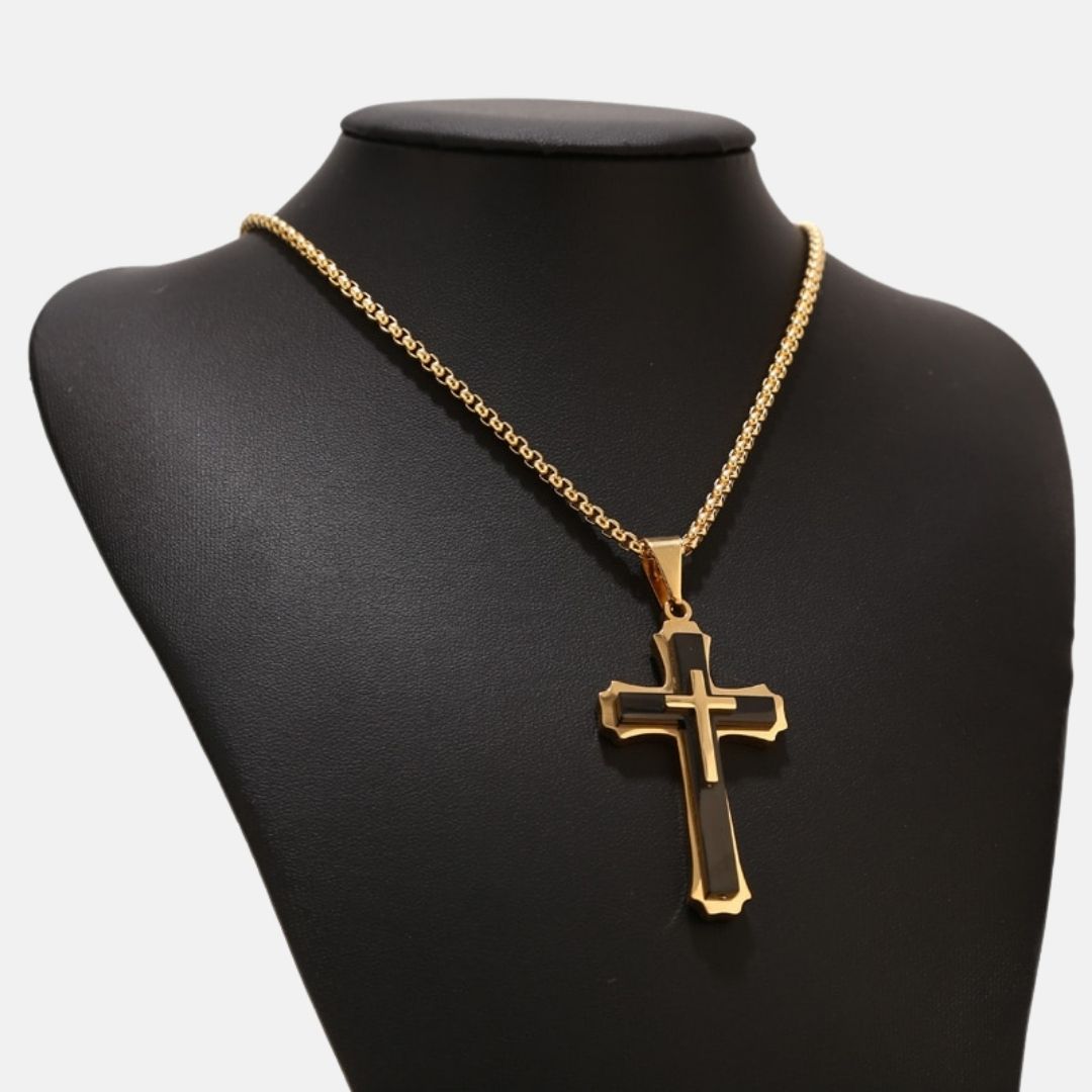 Crucifixo premium, colar masculino, moda masculina, crucifixo religioso, crucifixo moderno, fé cristã, religião, banhado a ouro 18, acessório premium,  semijoia de luxo, homem moderno, look masculino, acessórios masculinos, Jesus, Deus, semijoias